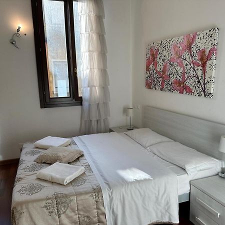 Ca' Degli Specchieri Hotel Venice Exterior photo