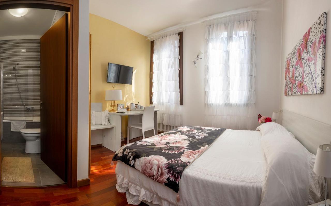 Ca' Degli Specchieri Hotel Venice Exterior photo