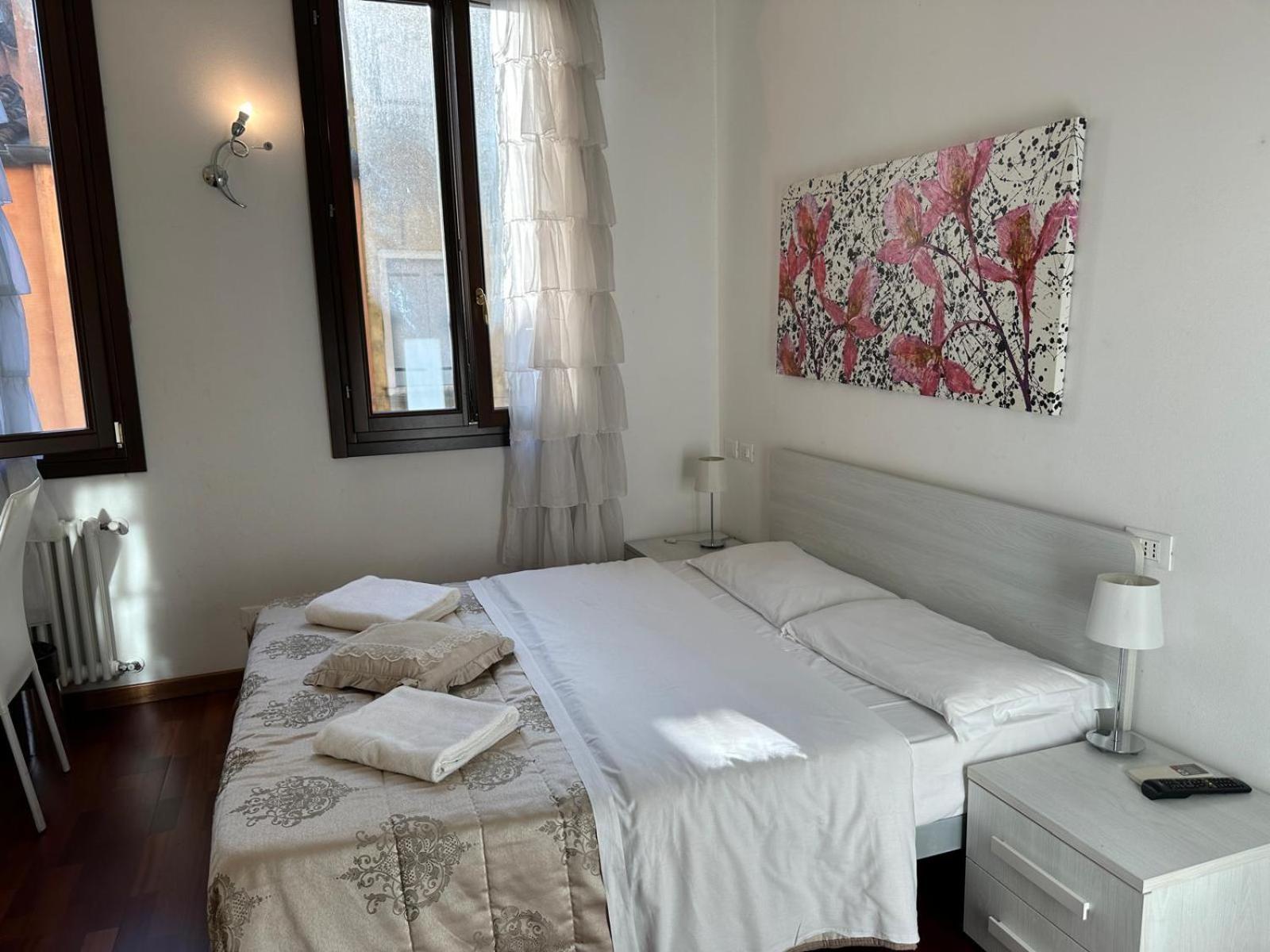 Ca' Degli Specchieri Hotel Venice Exterior photo